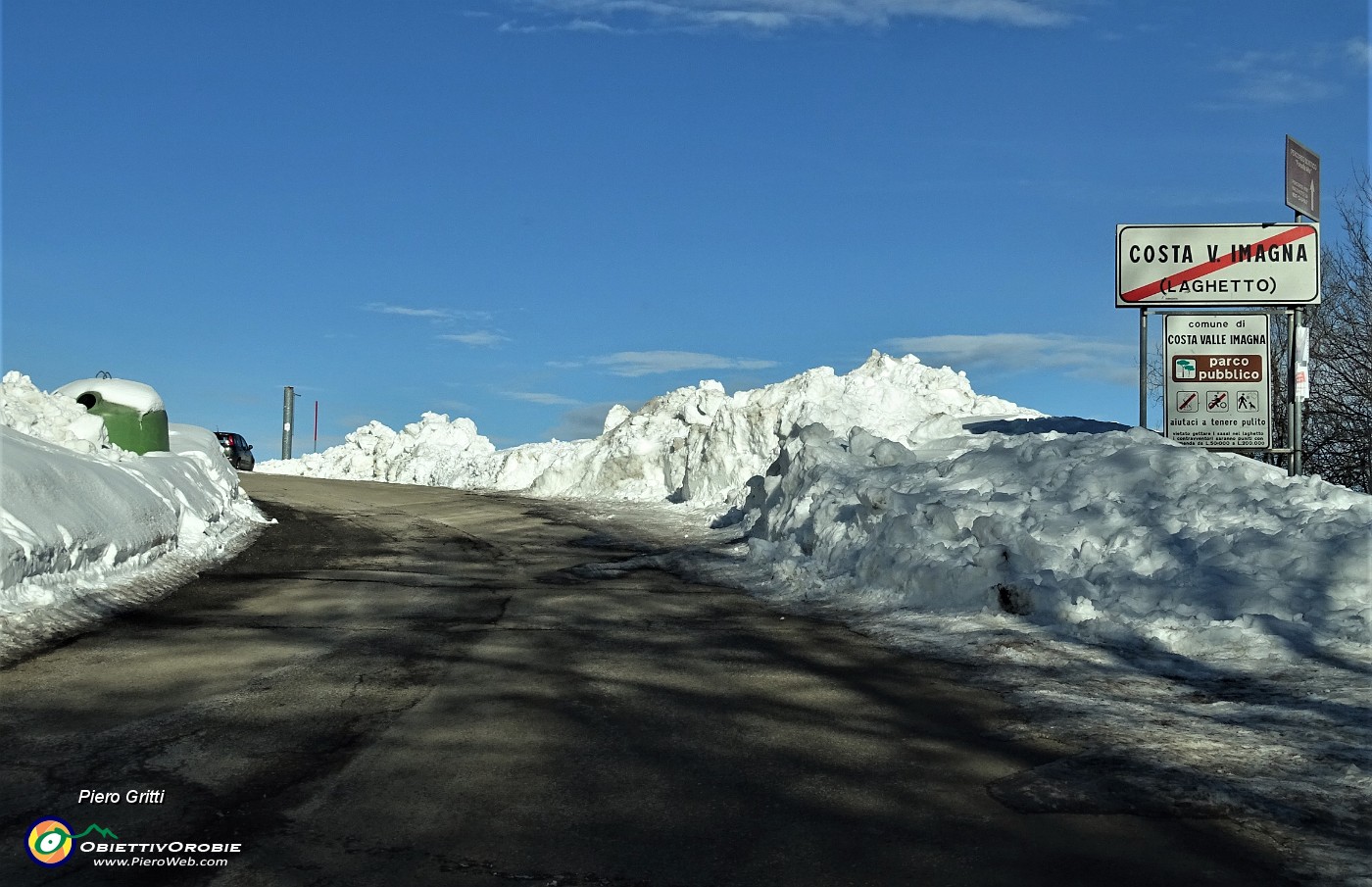 09 Sulle nevi del laghetto del Pertus alla Forcella Alta (1300 m) di Carenno.JPG